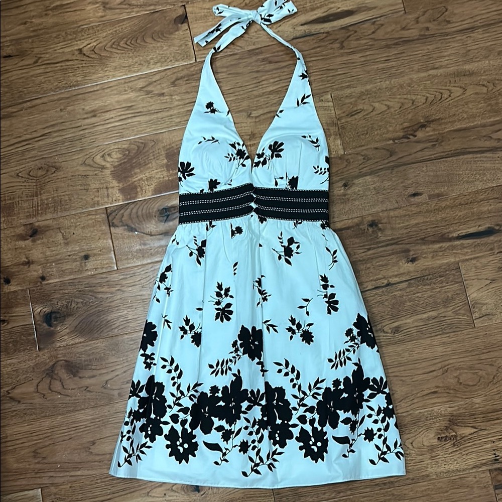 Chic White House/Black Market halter Dress